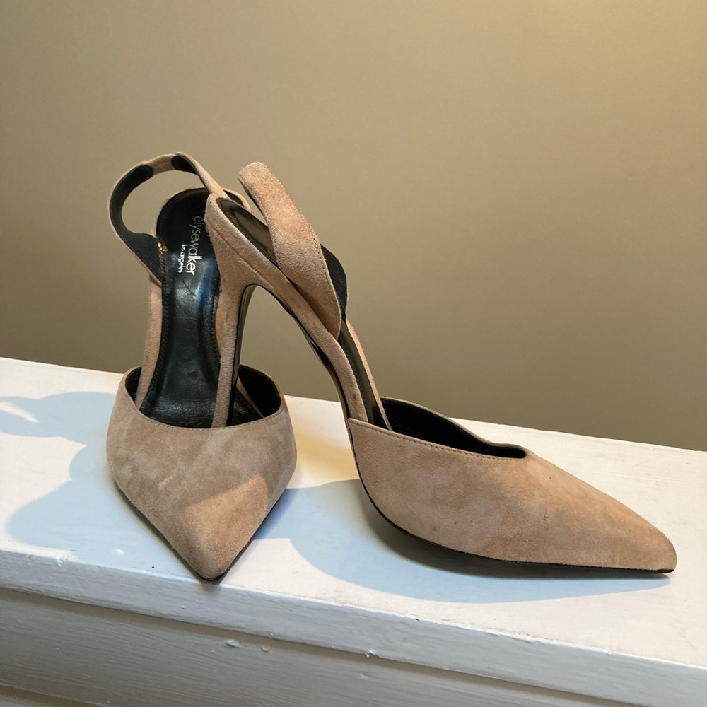 Elyse Walker Los Angeles. Style “Lady”. Sling Back Pumps Size 37 (6.5 US) Tan